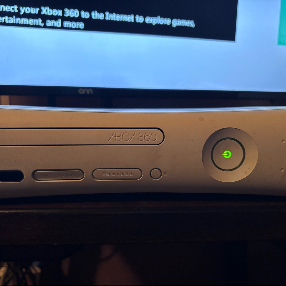 360 Console - White BEST OFFER GETS ACCEPTED